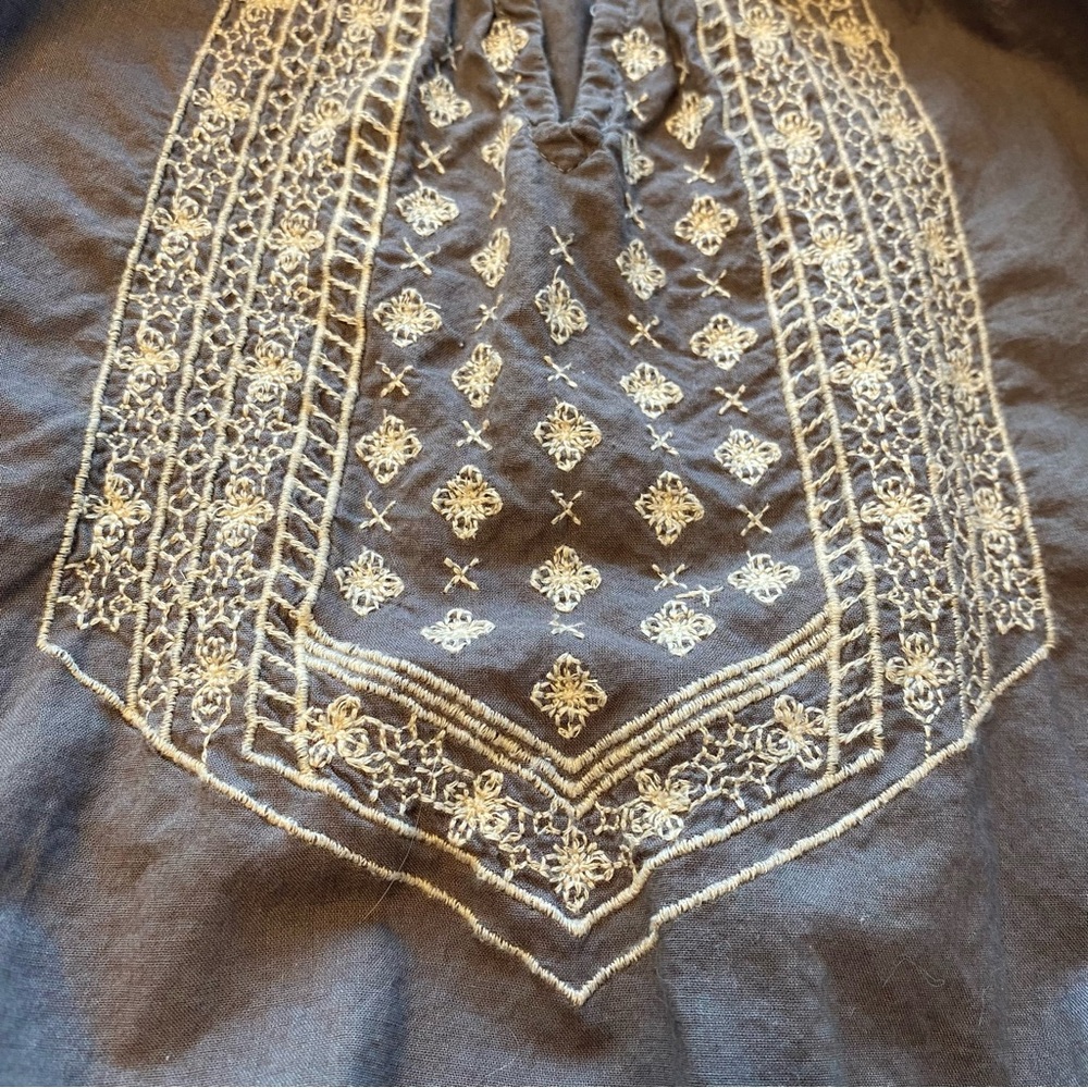 Bandolino Blu Puff Sleeve gray cream peasant blouse embroidery smocking Small - Picture 7 of 13